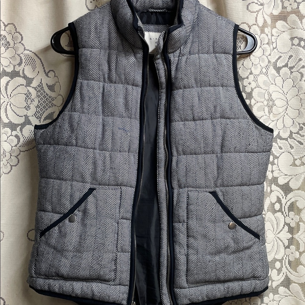 A New Day Black and Gray Herringbone Quilted Vest